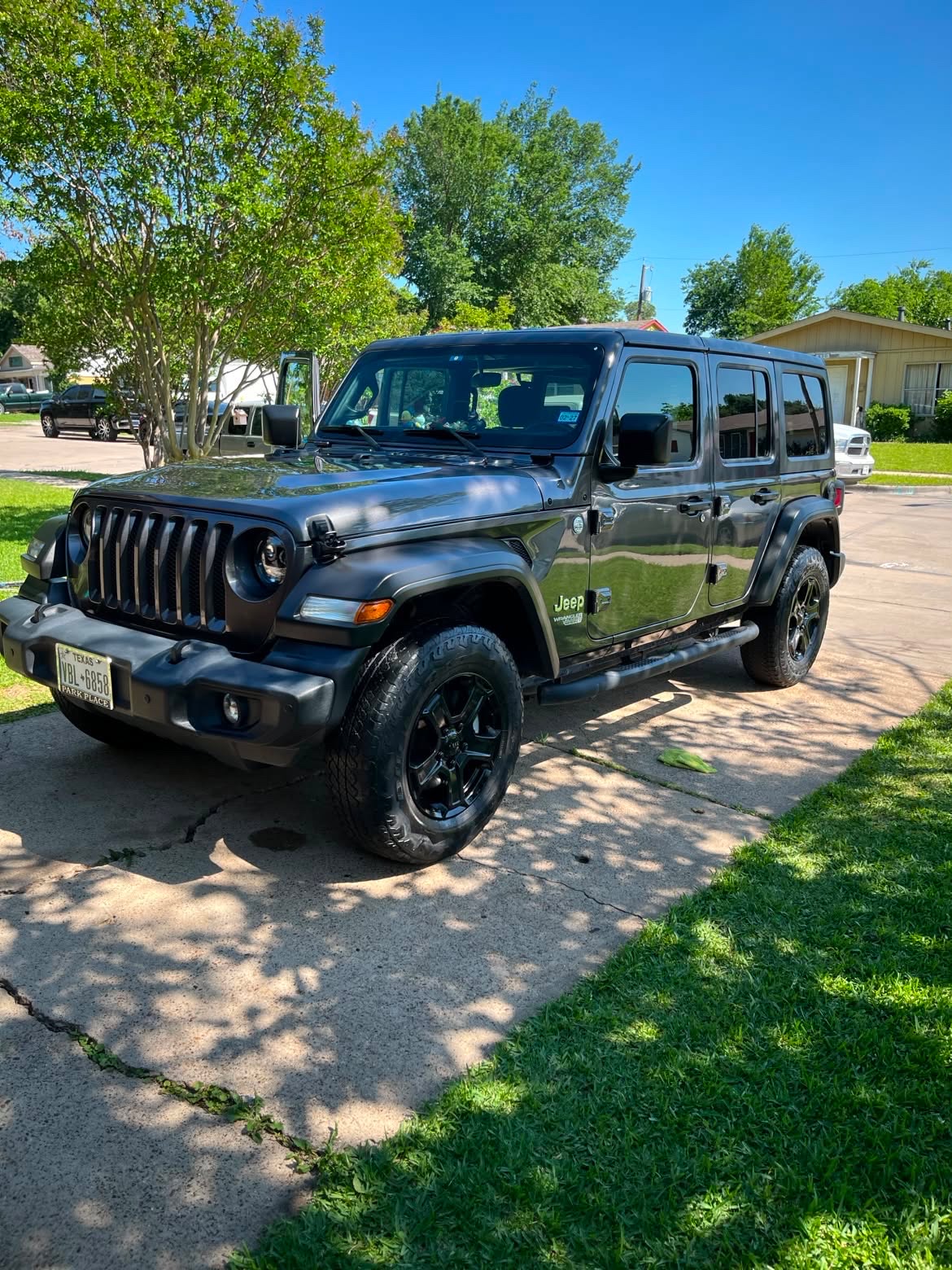 Black Jeep exterior detail